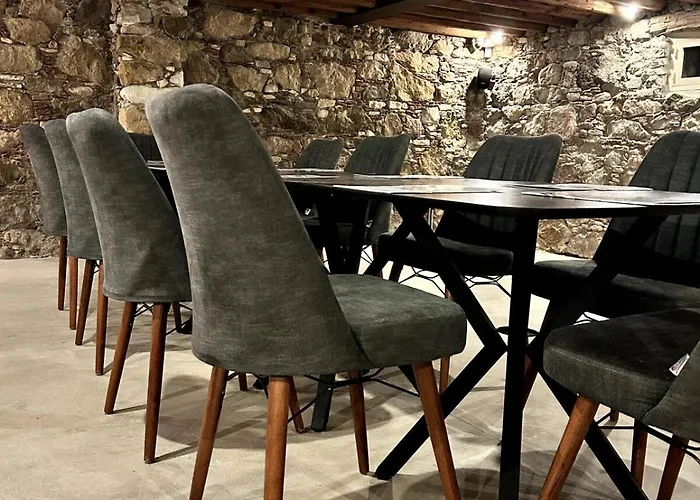 Willa Archontiko Papadopoulou *